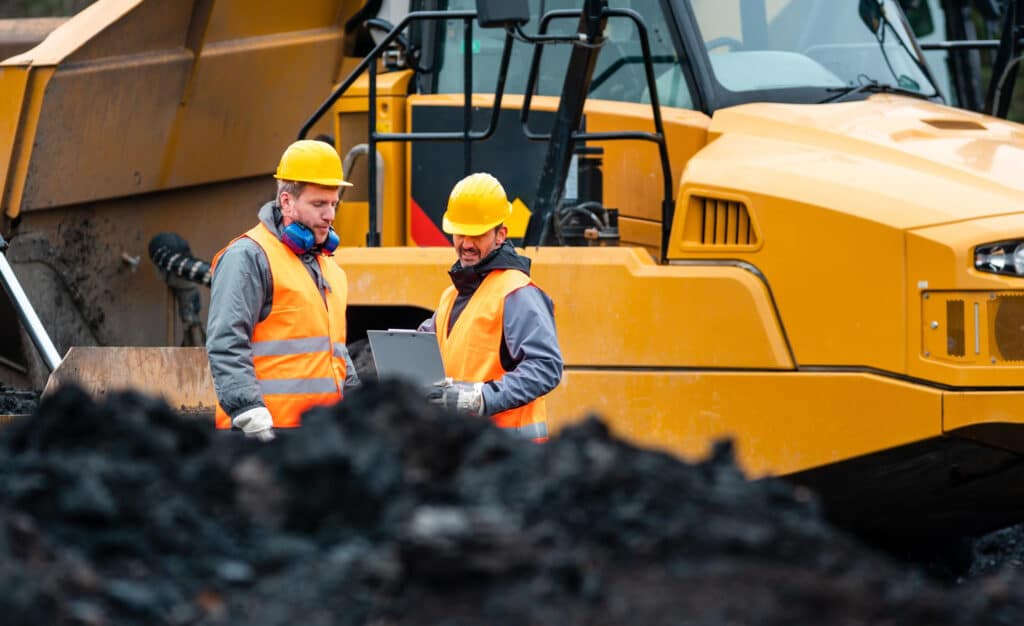 trabajadores en la obra